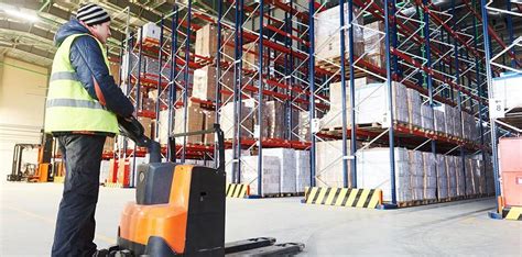 6 Warehousing Trends To Watch Out For In 2019 LOC8 UAE