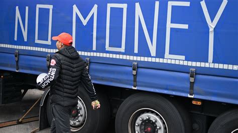 A5 Gräfenhausen Streik eskaliert 30 Lkw Fahrer treten in