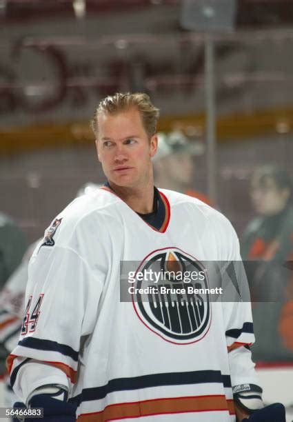 Chris Pronger Flyers Photos And Premium High Res Pictures Getty Images