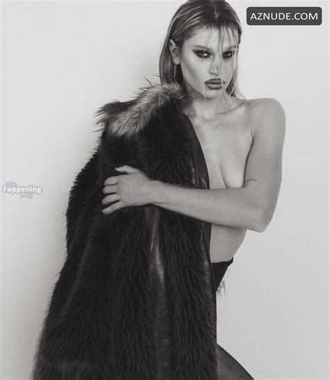 Meredith Mickelson Sexy And Topless Teases Her Hot Tits In A Photoshoot By Jordan Owen AZNude