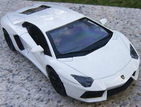 Red /Yellow /White 1:32 Scale Diecast Lamborghini Aventador Toy [LB1T009] : EZBUSTOYS.COM