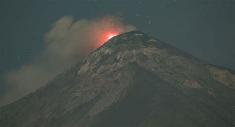 Guatemala M S De Mil Personas Evacuadas Tras Erupci N Del Volc N De Fuego