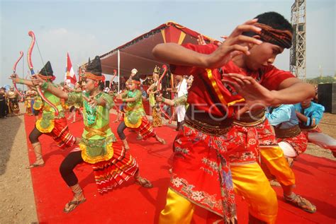 KIRAB BUDAYA HUT MOJOKERTO ANTARA Foto