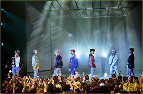 Bts Rocks The Amas 2017 With Dna Performance Video Photo 3990211