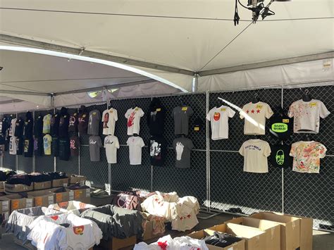 Some Merch photos : r/CampFlogGnaw