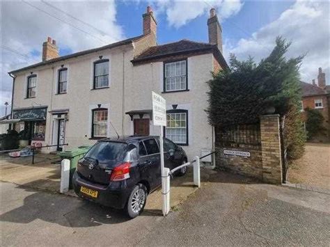 2 Bed End Terrace House To Rent In High Street Stanwell Staines Tw19