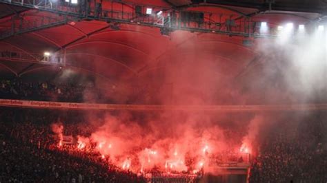 Pyrotechnik Euro Geldstrafe F R Den Vfb Stuttgart Vfb Stuttgart