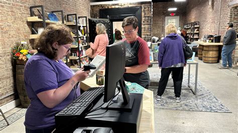 A new bookstore opens in Midway