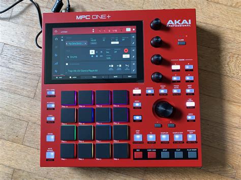 Test AKAI MPC One Music Production Center AMAZONA De