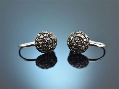 Twinkling Black Ohrringe mit schwarzen Diamanten Weißgold 750