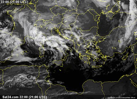 Maltempo Il Ciclone Sferza L Italia Notte Da Lupi Al Centro