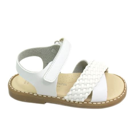 Sandalias para niñas piel blancas trenzadas Andanines Zapatería