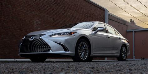 2021 Lexus ES 300h Review: Elegance Meets Efficiency - Business Insider