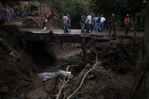 La Jornada Siete Muertos Y Nueve Desaparecidos Por Desbordamiento En