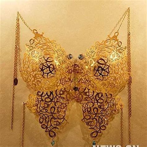 Cận cảnh những bộ bikini bằng vàng gây sốc