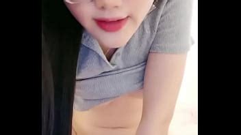 好有感觉的甜美少妇气质风骚带个眼镜逼逼粉里透红跟狼友互动撩骚道具抽插骚穴淫声荡语不断不要错过国产网约高端外围 XVIDEOS