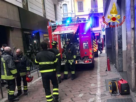 Incendio In Via Torino Milano Evacuato Un Palazzo