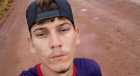 Homem morre após ser atingido por raio enquanto usava o celular