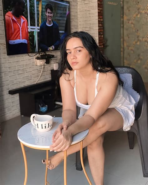 Vela Instagram 1737490596615 Porn Pic