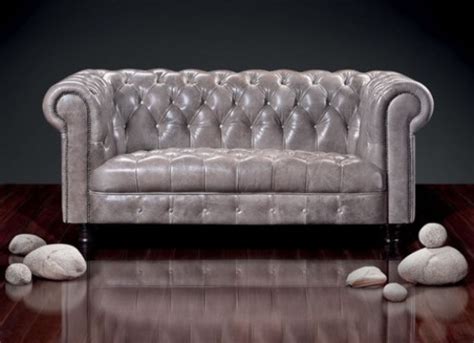 Двухместный диван