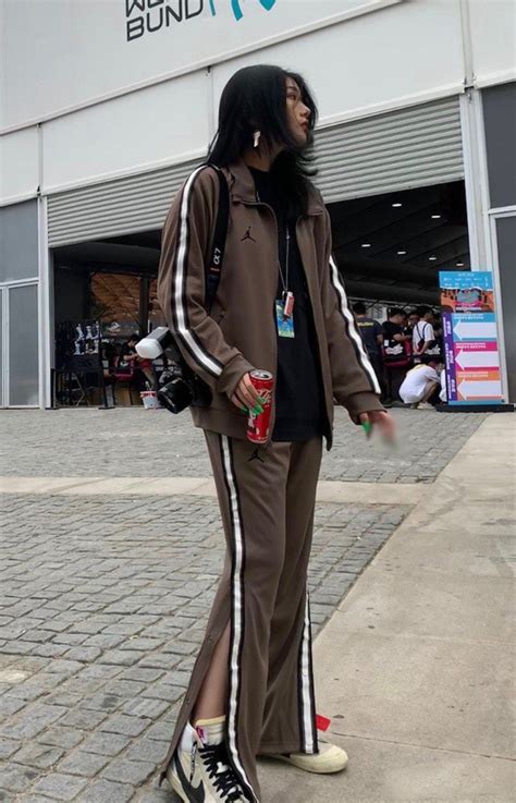 Ng Nh Selfie Ch Nh S A Qu Hot Girl N I Ti Ng B Ng I Qua Ng B C M Nhan S C Th T