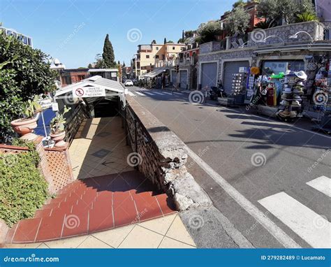 Taormina Scala Di Accesso Alla Funivia Mazzaro Da Via Pirandello