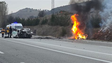 Son Dakika Erzincan Refahiye de feci kaza 5 kişi hayatını kaybetti