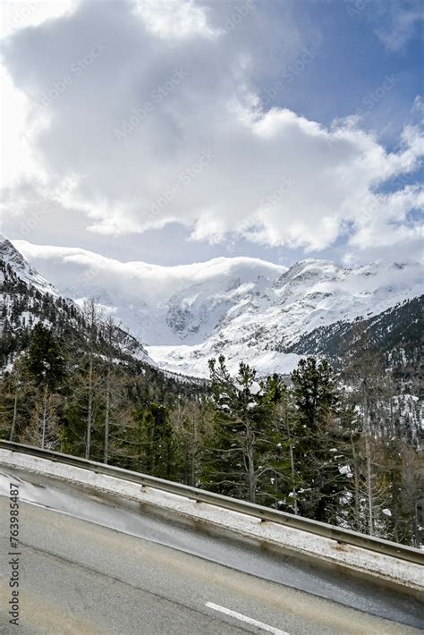 Bernina Morteratsch Gletscher Val Bernina Berninapass Passstrasse