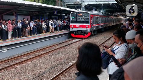 Lebih Dari 900 Ribu Orang Akan Naik KRL Jabodetabek Di Hari Kerja