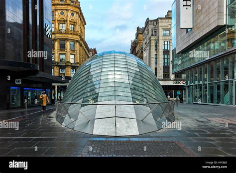 Metro station in Glasgow Stock Photo - Alamy