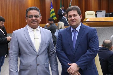 Danilo Arraes E Edivaldo Carlos Tomam Posse Na C Mara De Goi Nia