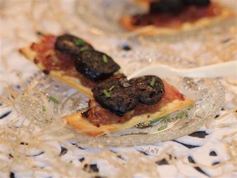 tartes fines au boudin noir et confit d oignons aux échalotes Recette