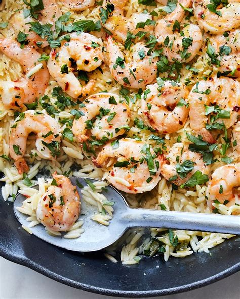 Delicious One Pan Shrimp Scampi With Orzo