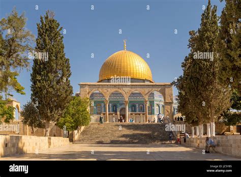 Temple mount moriah hi-res stock photography and images - Alamy