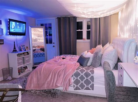 Pink Girly Bedroom | Christmas Light Inspiration