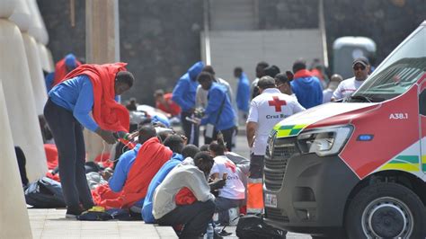 MIGRACIÓN EN CANARIAS Llega un cayuco al Sur de El Hierro con 120