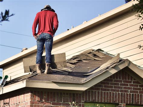 6 Tell Tale Signs Your Shingles Need Immediate Repair