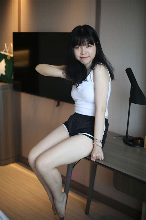 Hit x Hot 国模真真大尺度人体私拍套图 Page 31 76