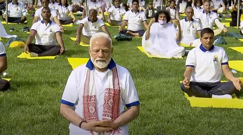 Pm Modi Led Yoga Session At Un Creates Guinness World Record The Hindu