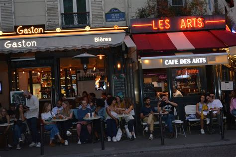 Rue Mouffetard - Mouffetard Street - Paris Tourism