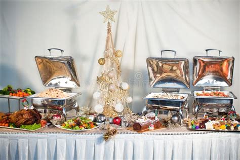 Setting Up A Buffet Table For Christmas | Psoriasisguru.com