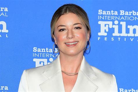 2025 Emily Vancamp Series Star Becomes Mother Again