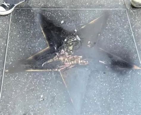 Vandalizan La Estrella De Jenni Rivera En El Paseo De La Fama De