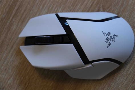 Razer Basilisk V3 Pro White Edition Test Avis GAMEWAVE