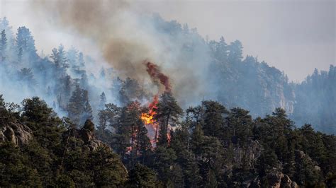 Estes Park Residents Face Mandatory Evacuation After Wildfire Erupts