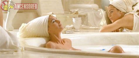Naked Monica Bellucci In Asterix And Obelix Meet Cleopatra