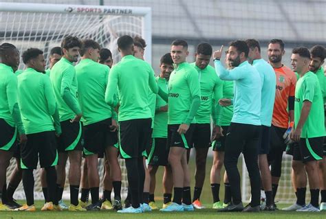 Coates No Relvado As Imagens Do Treino Do Sporting Antes Da Visita Ao