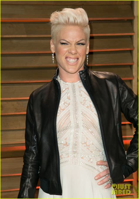 Pink Attends The Vanity Fair Oscars Party 2014 After Performing Photo 3064759 2014 Oscars