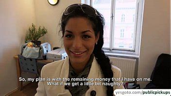 La Sexy Morena Nancy Revela Sus Perfectas Tetas En Un Estacionamiento Xvideos