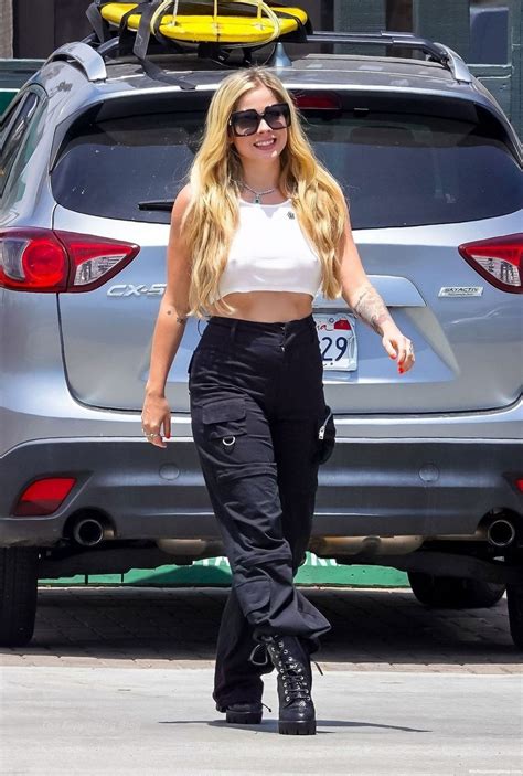 Avril Lavigne Nude Sexy Collection Photos Possible Leaked Porn Video Onlyfans Leaked